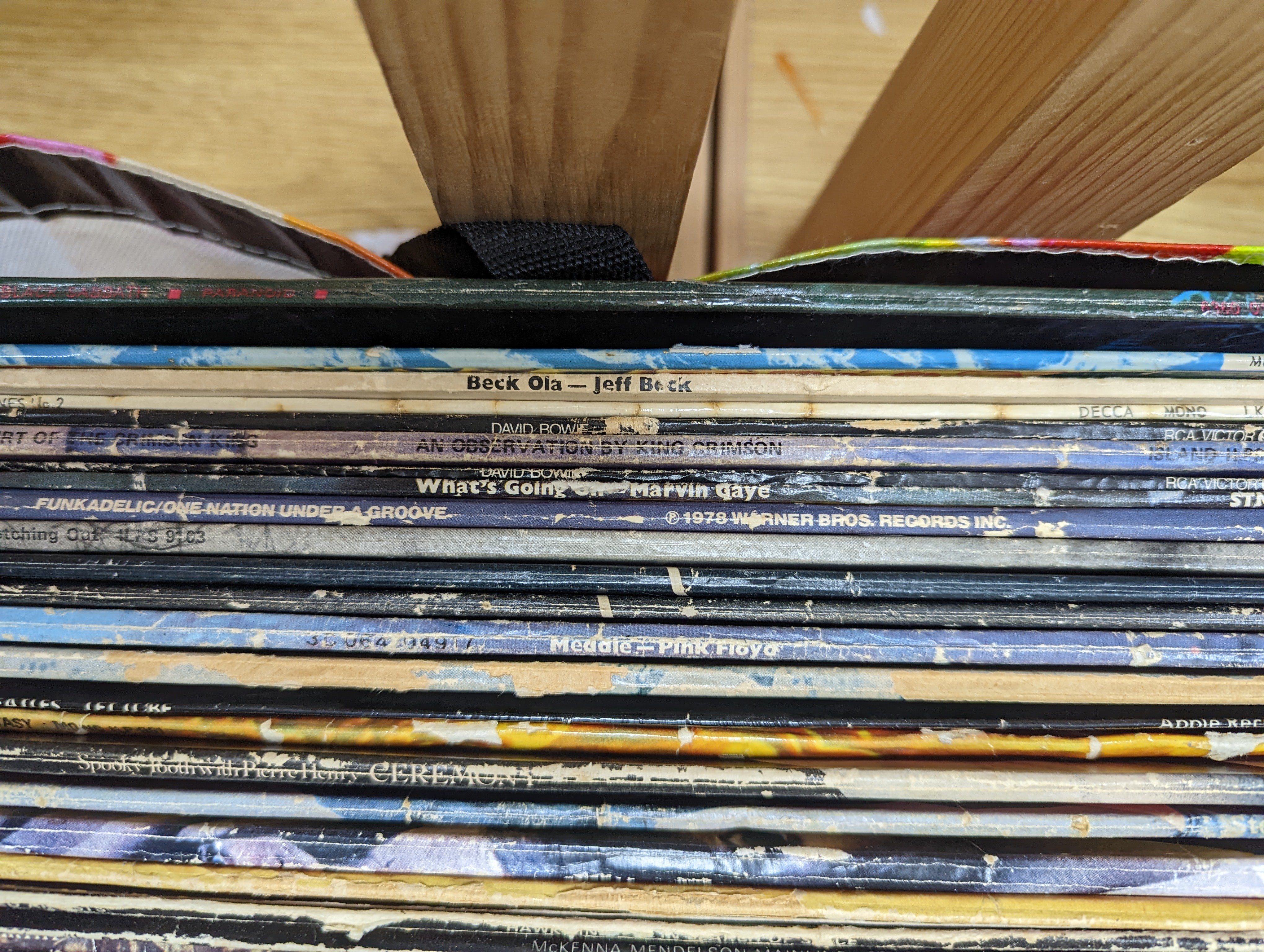 Mixed 1970's records, the Beatles, David Bowie, the Rolling Stones, Pink Floyd, Led Zeppelin etc.